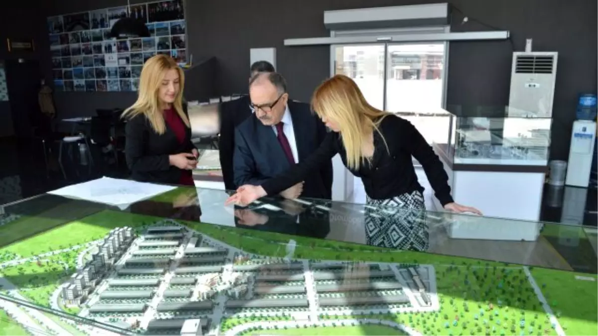 Eski İçişleri Bakanı Beşir Atalay\'dan Sürpriz Ziyaret