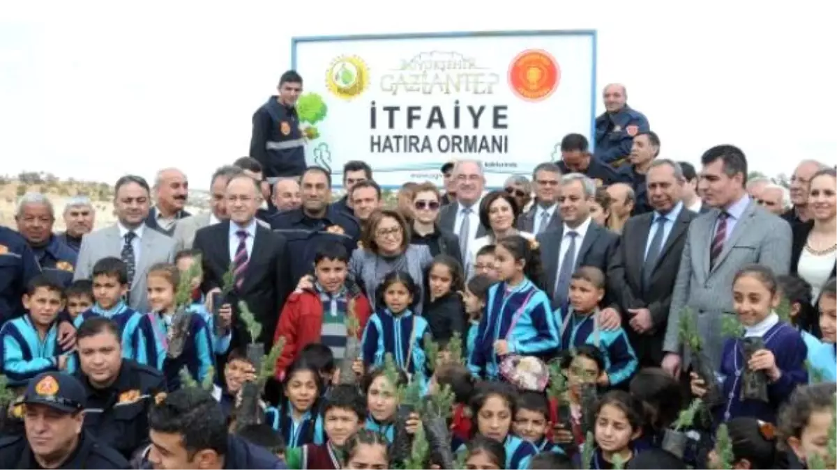 Gaziantep\'te İtfaiye Erleri Fidan Dikti