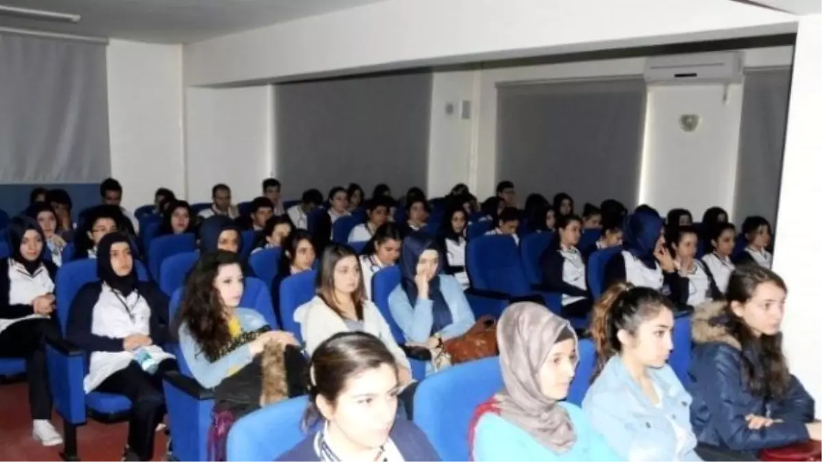 Hitit Üniversitesi Öğrencilerine Oryantasyon Eğitimi