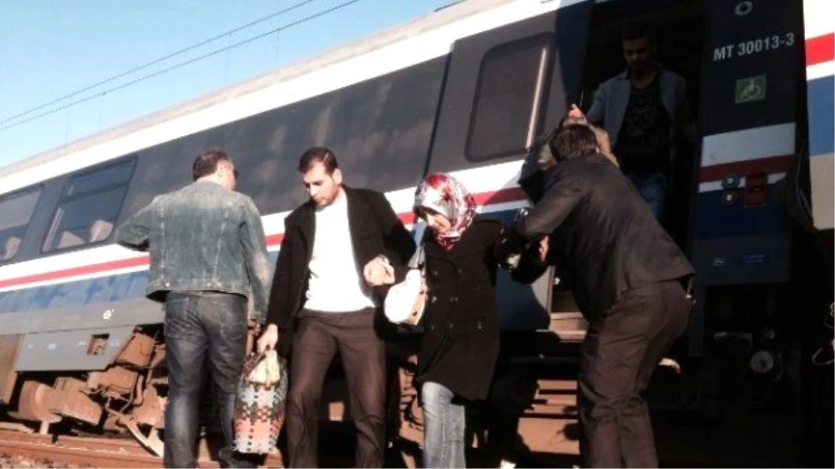 İzmir\'de Tren Kazası