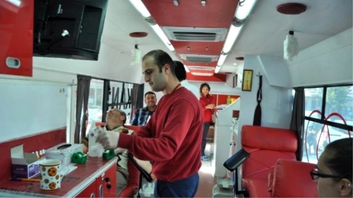 Korkuteli\'nde İki Günde 75 Ünite Kan Bağışı Yapıldı