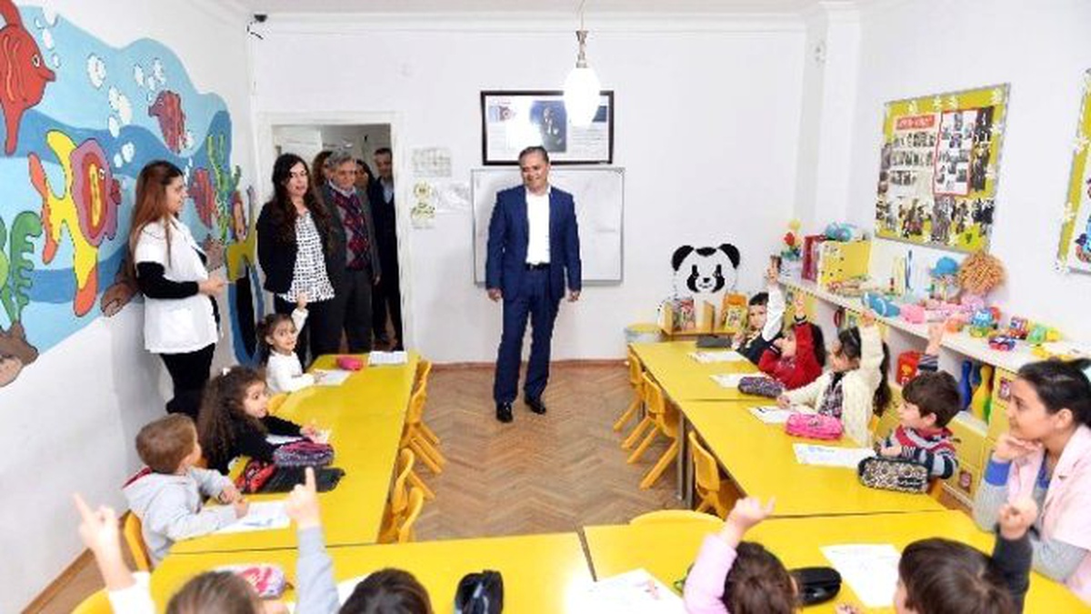 Muratpaşa Belediyesi\'nden Çocuklar İçin Sokak Şenliği