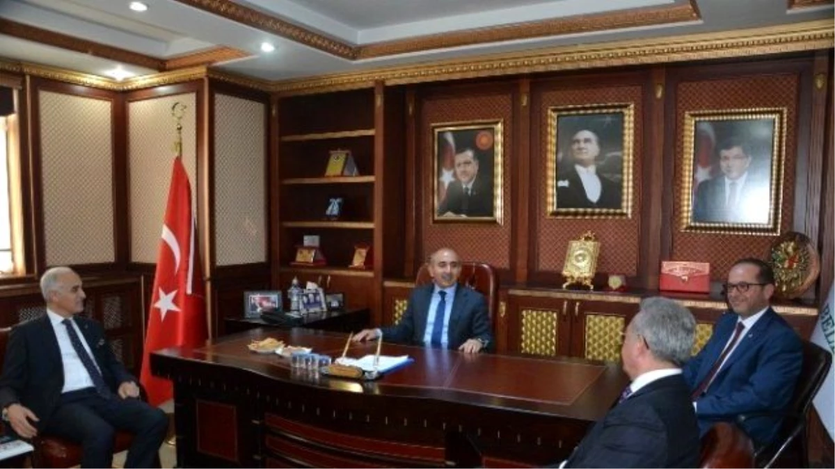 Müsiad Genel Başkanı Nail Olpak, Başkan Kara\'yı Ziyaret Etti