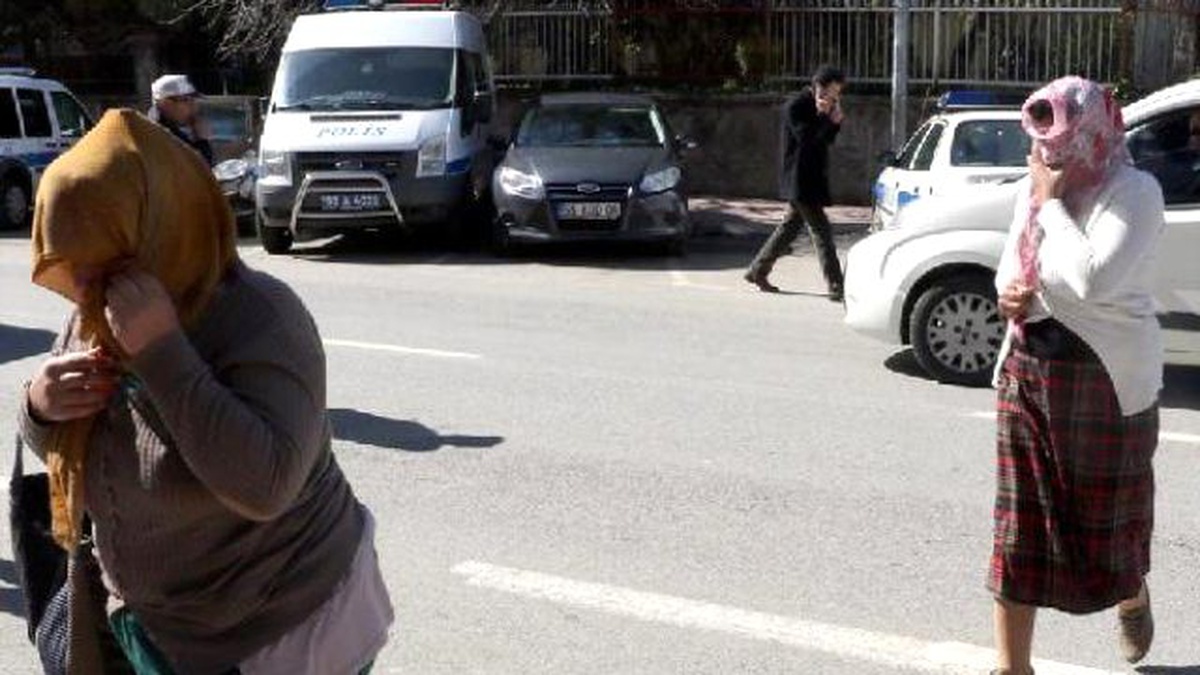 Otostopla Fuhuş Yapan 3 Kadına Gözaltı