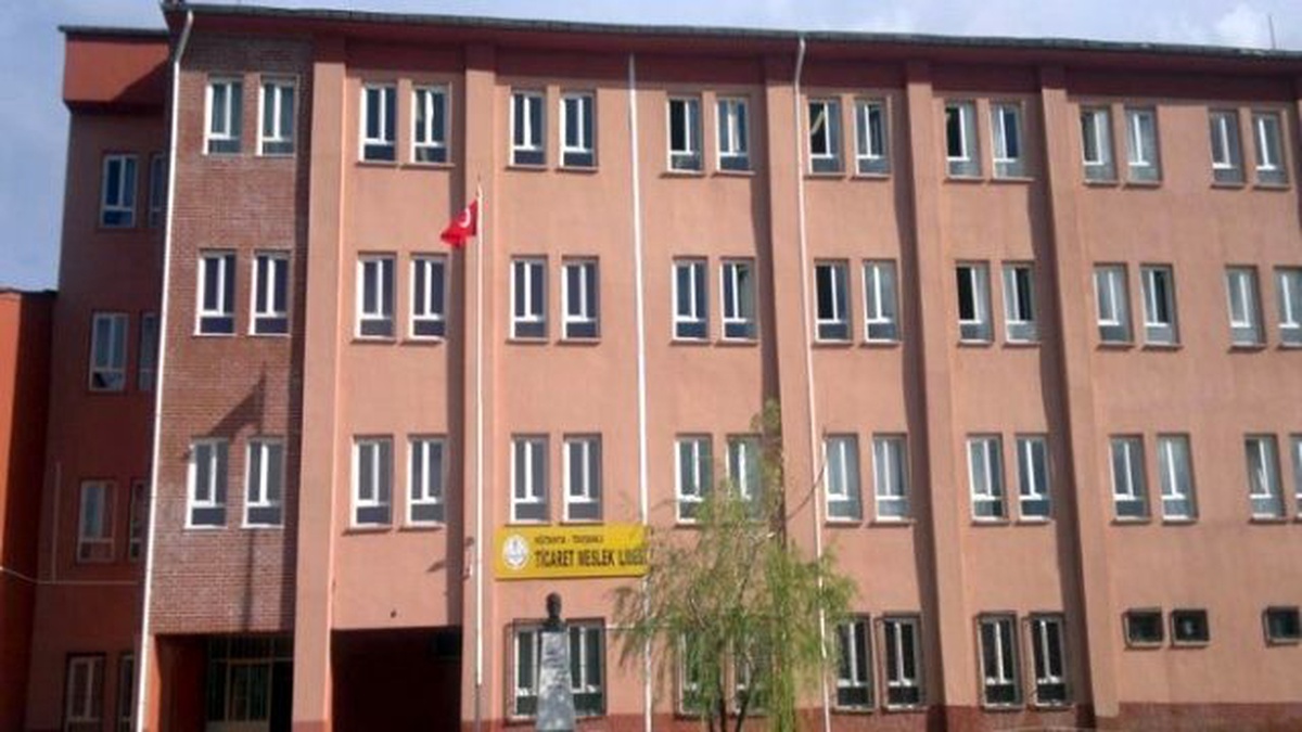 Tavşanlı Ticaret Lisesi\'nde Üç Yeni Bölüm Açılacak