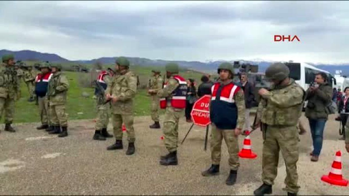 Tunceli Dhkp-C\'li Kalsen, Tunceli\'de Toprağa Verilecek-2 Mezarlığın Girişinde Güvenlik Önlemleri...