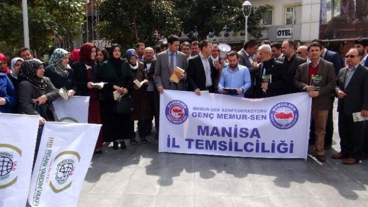 Üniversitelerdeki Olaylara Karşı Kitaplı Eylem