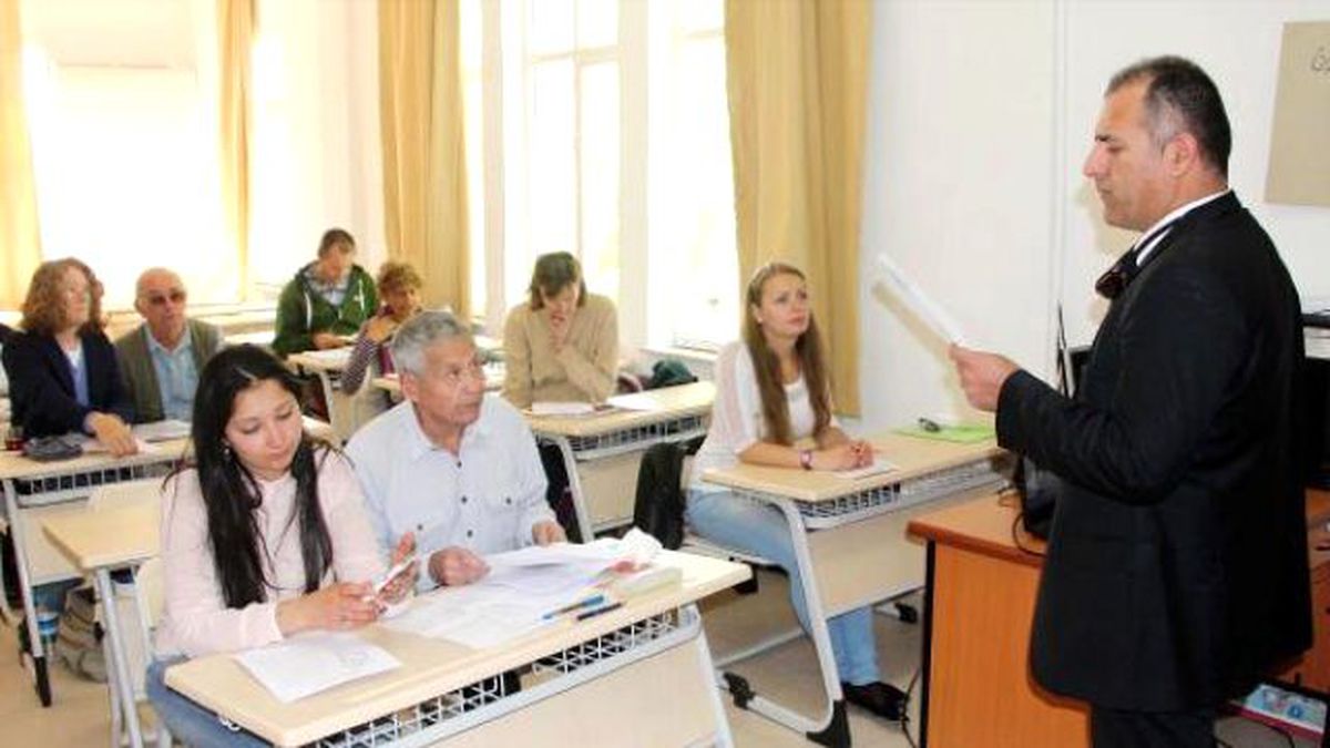 Yerleşik Yabancılar \'Türkçe\' Öğreniyor
