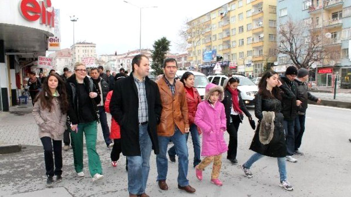 10 Nisan Polis Haftası Nedeniyle Yürüyüş Düzenlendi