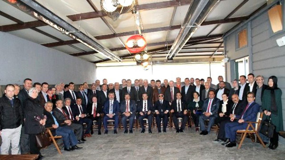 AK Parti Afyonkarahisar İl Başkanlığı\'nda Birlik ve Beraberlik Toplantısı