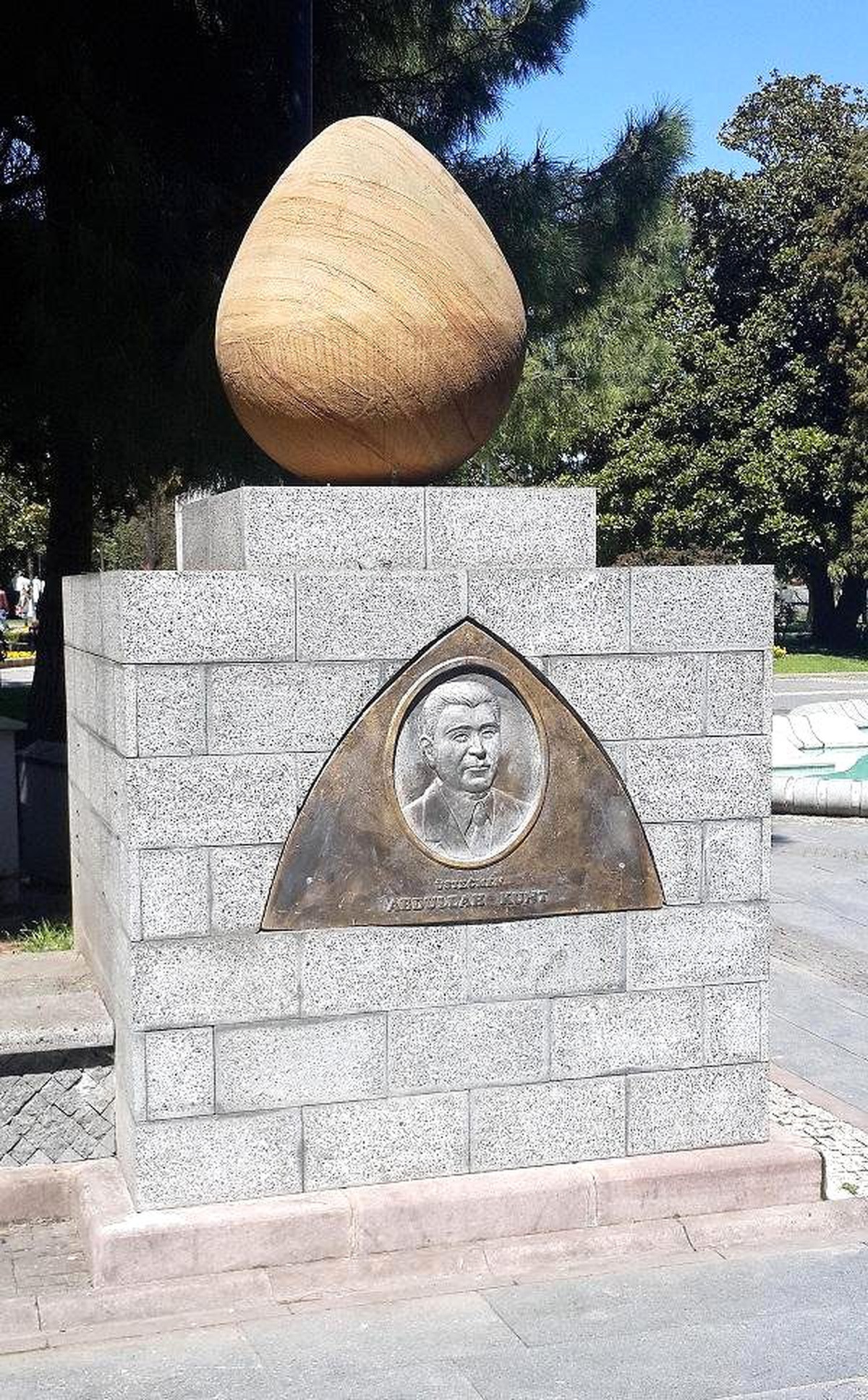 Atatürk Anıtı\'ndan Çalınan Kabartma Portreler Yeniden Yapıldı