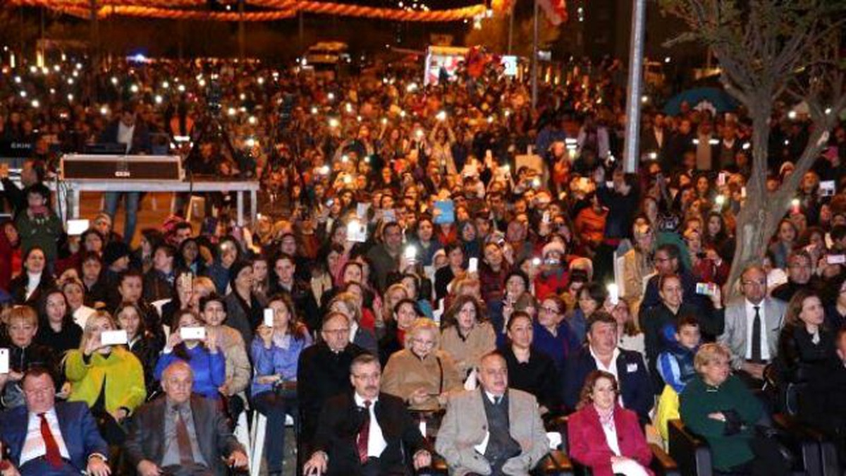 Atatürk Kent Park\'ında Kıraç Rüzgarı