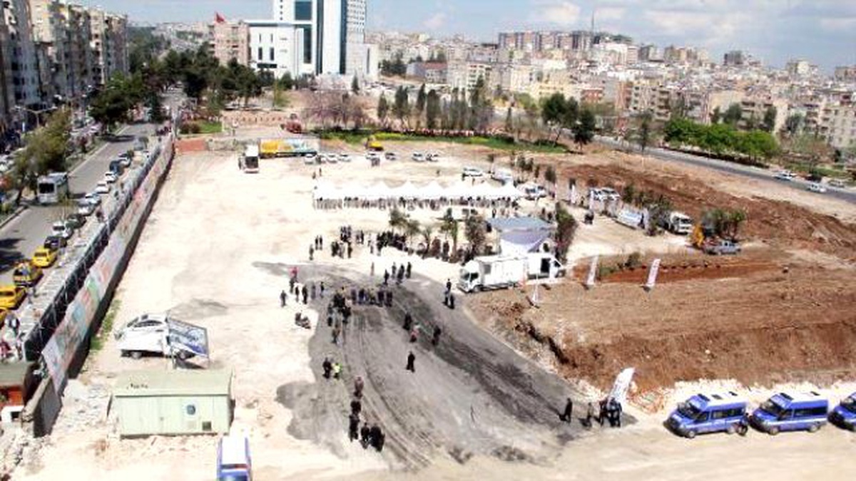 Bakan Çelik Gelmedi, Parkının Temel Atma Töreni Ertelendi