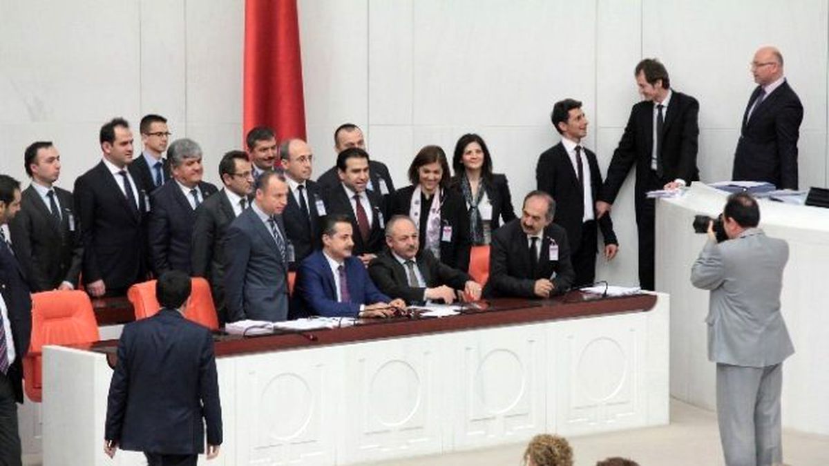 Bakan Çelik\'in Duygulandığı An