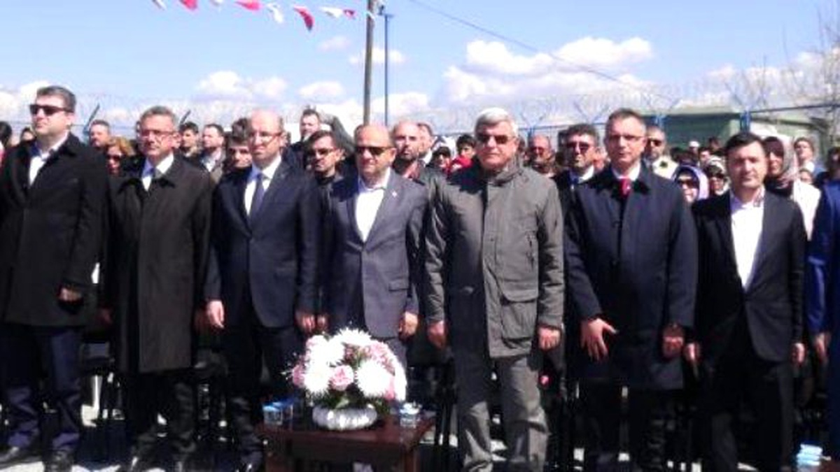 Bakan Işık Tübitak Arazisine Fidan Dikti