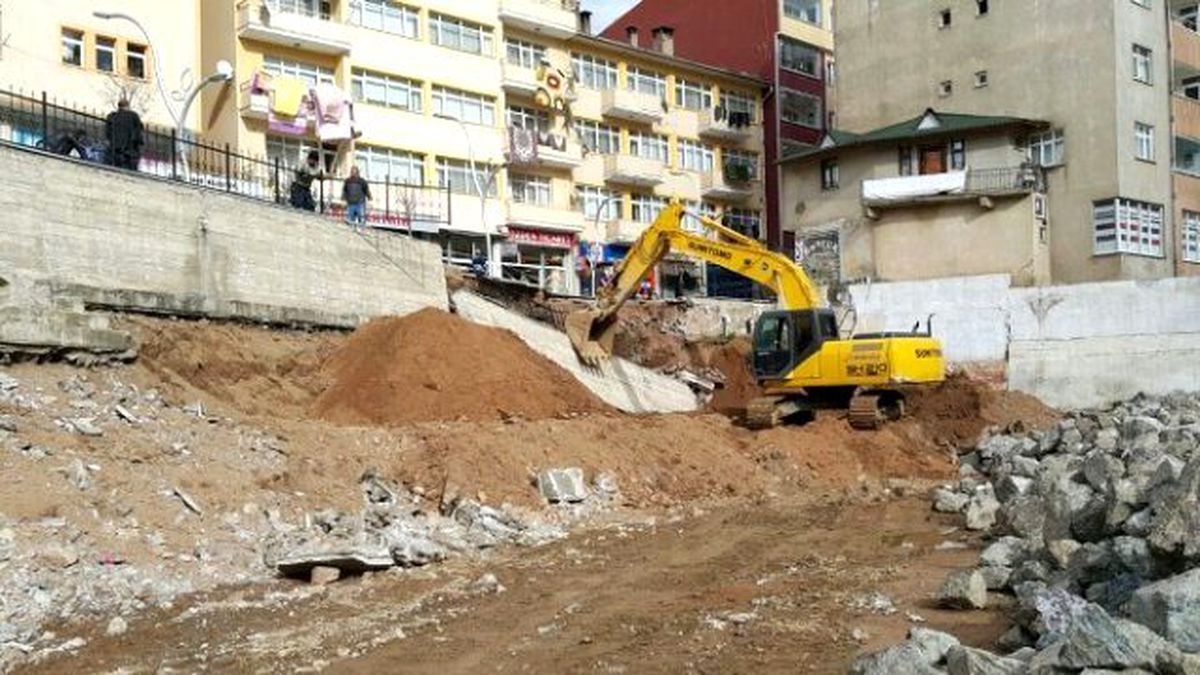 Başkan Çimen, Gençlik Merkezi İnşaatını İnceledi