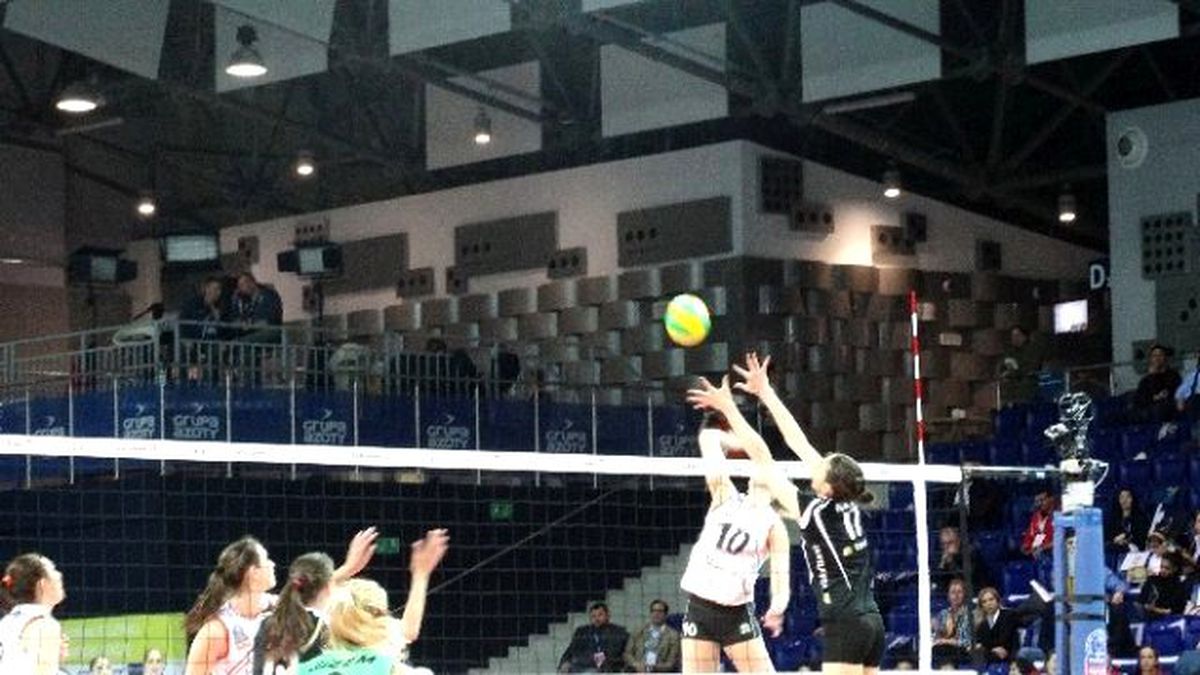 Cev 2015\'te Final Eczacıbaşı Vitra\'nın
