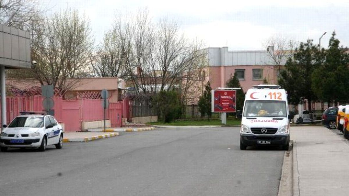 Diyarbakır Havaalanın\'da Bomba Paniği