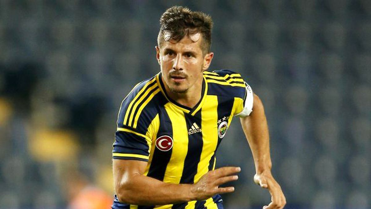 Rizesporlu Taraftarlar, Emre Belözoğlu\'nu Protesto Etti