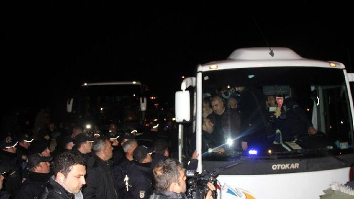 Fenerbahçe Otobüsüne Silahlı Saldırı