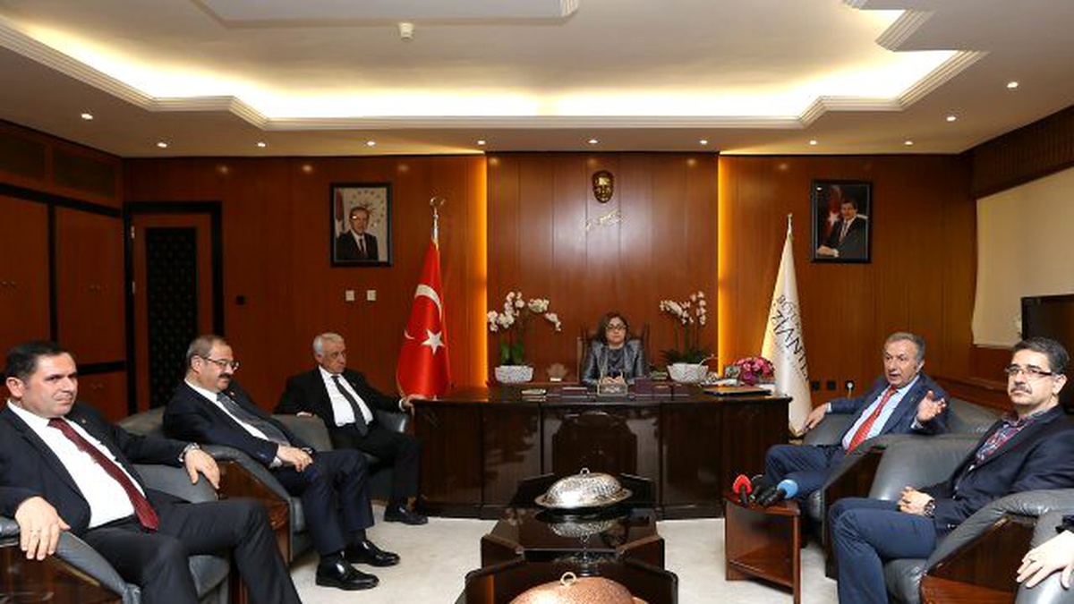 Gaziantep\'e Ulusal Kongre Merkezi İçin İmzalar Atıldı