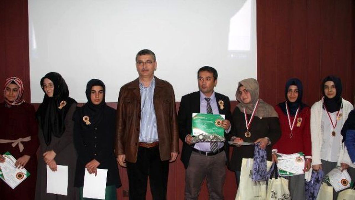 Güvenç, 6. Uluslararası Arapça Yarışmasında Dereceye Girenlere Ödül Verdi