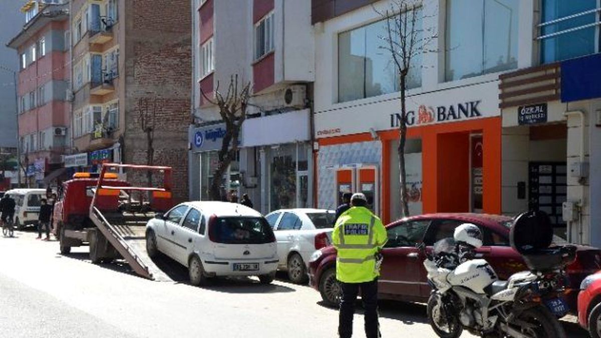 Hatalı Park Eden Araçlar Çekildi