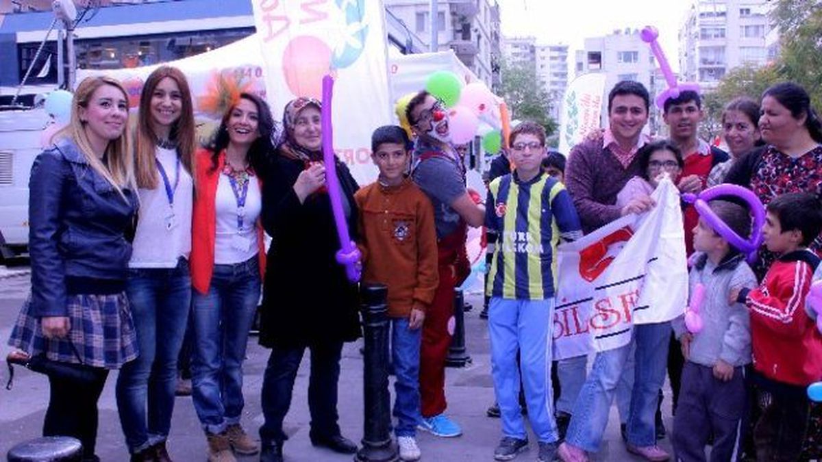 Karnavalda Engelleri Birlikte Aştılar