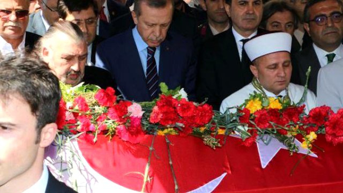 Kayahan\'ın Cenazesine Cumhurbaşkanı Erdoğan da Katıldı