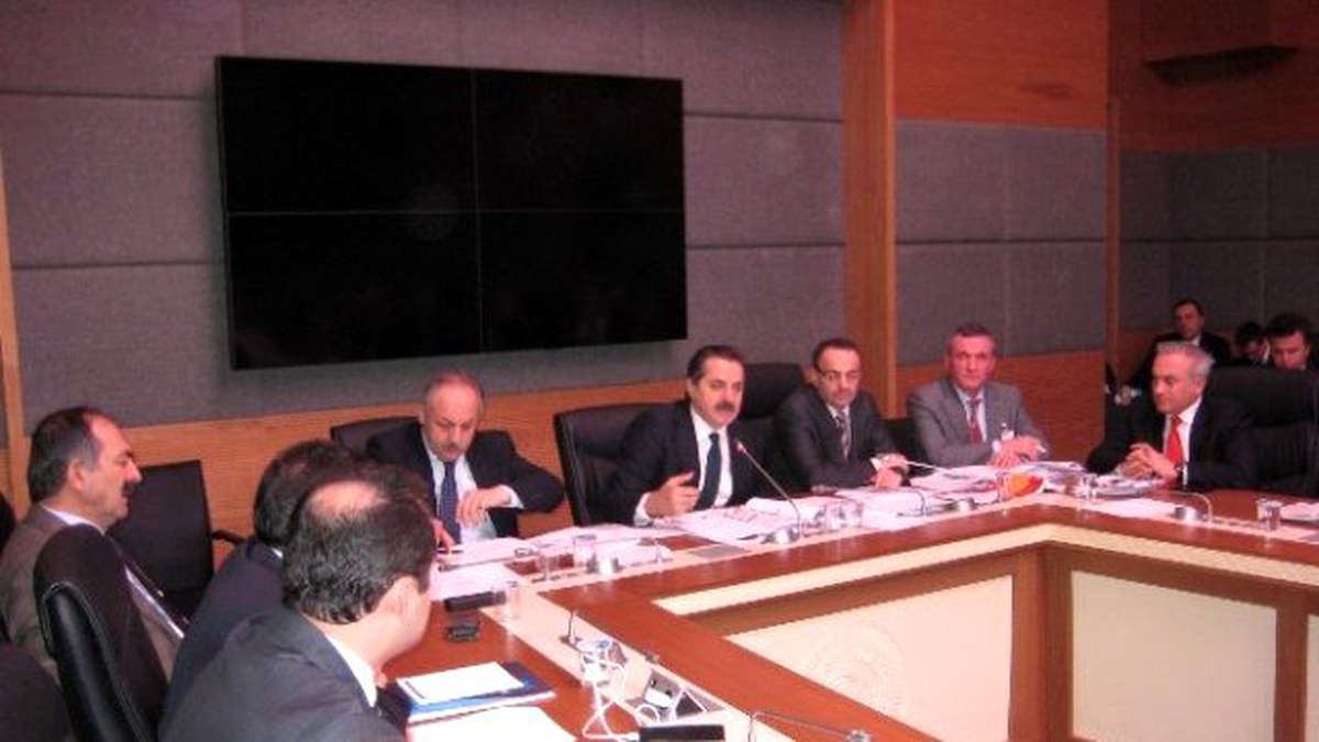 Madenci Haftada 37,5 Saat Çalışacak, İki Gün Tatil Yapacak