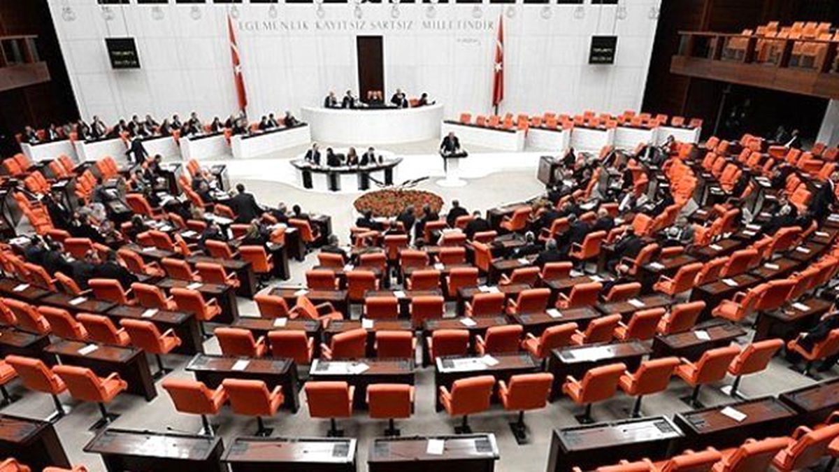 Meclis Kapandı