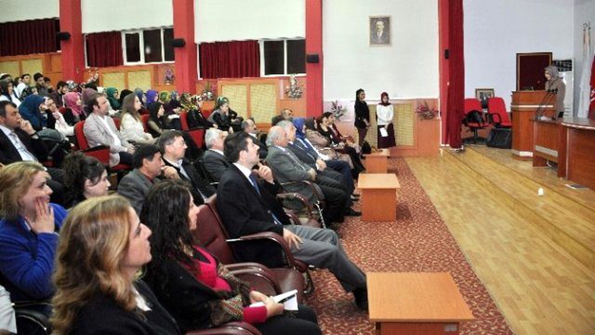 Neü Tıp Fakültesinde Beslenme Alışkanlıklarına Yeni Yaklaşımlar Konferansı