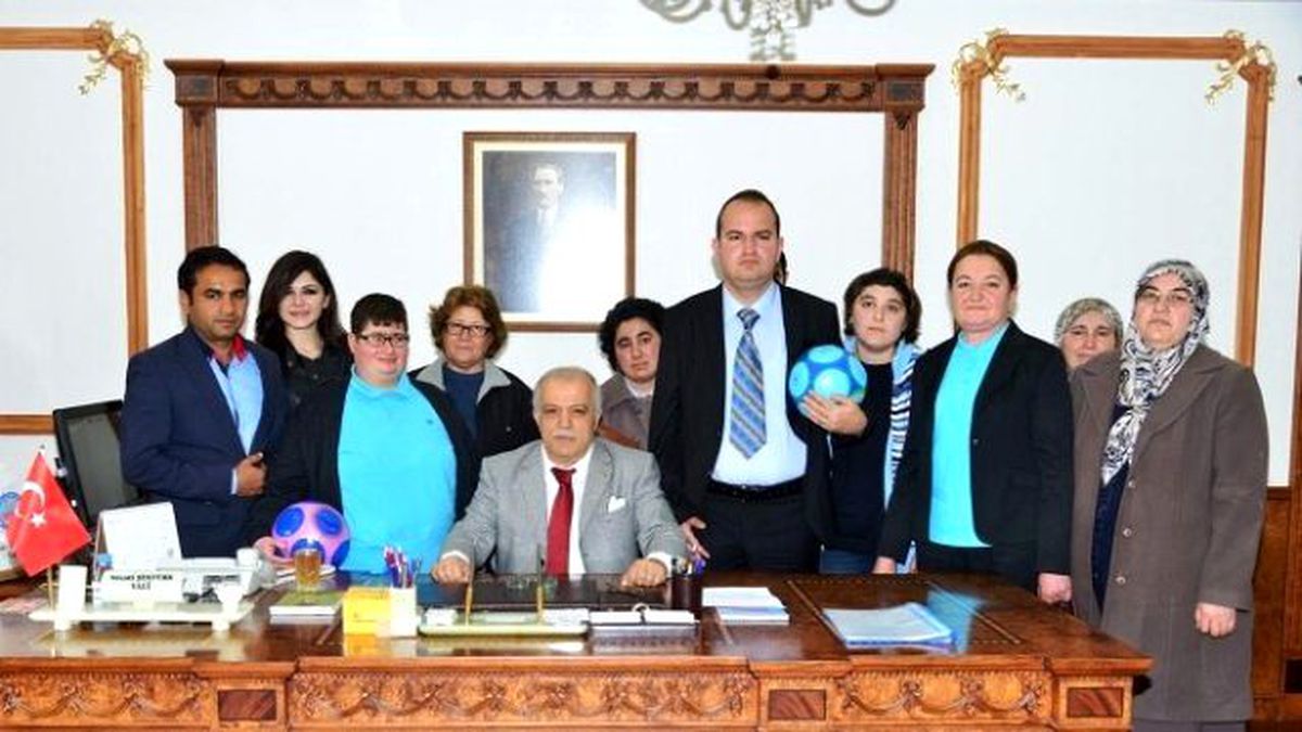Otizmli Çocuklar Aileleri ile Birlikte Vali Şentürk\'ü Ziyaret Etti
