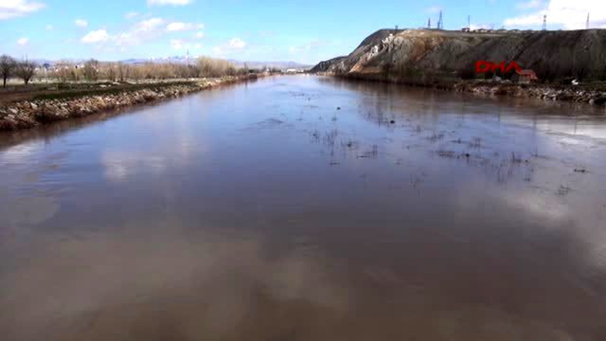 Sivas Eriyen Kar, Kızılırmak\'ta Su Seviyesini Yükseltti