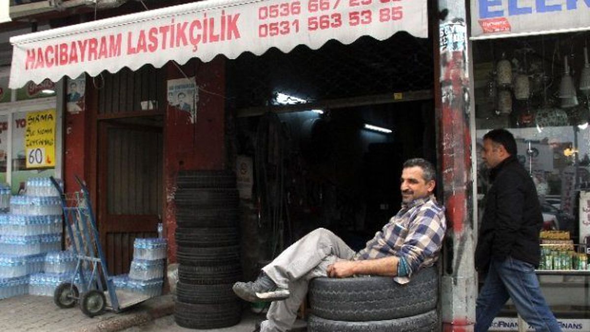Tamircinin Lastik Koltuk Keyfi