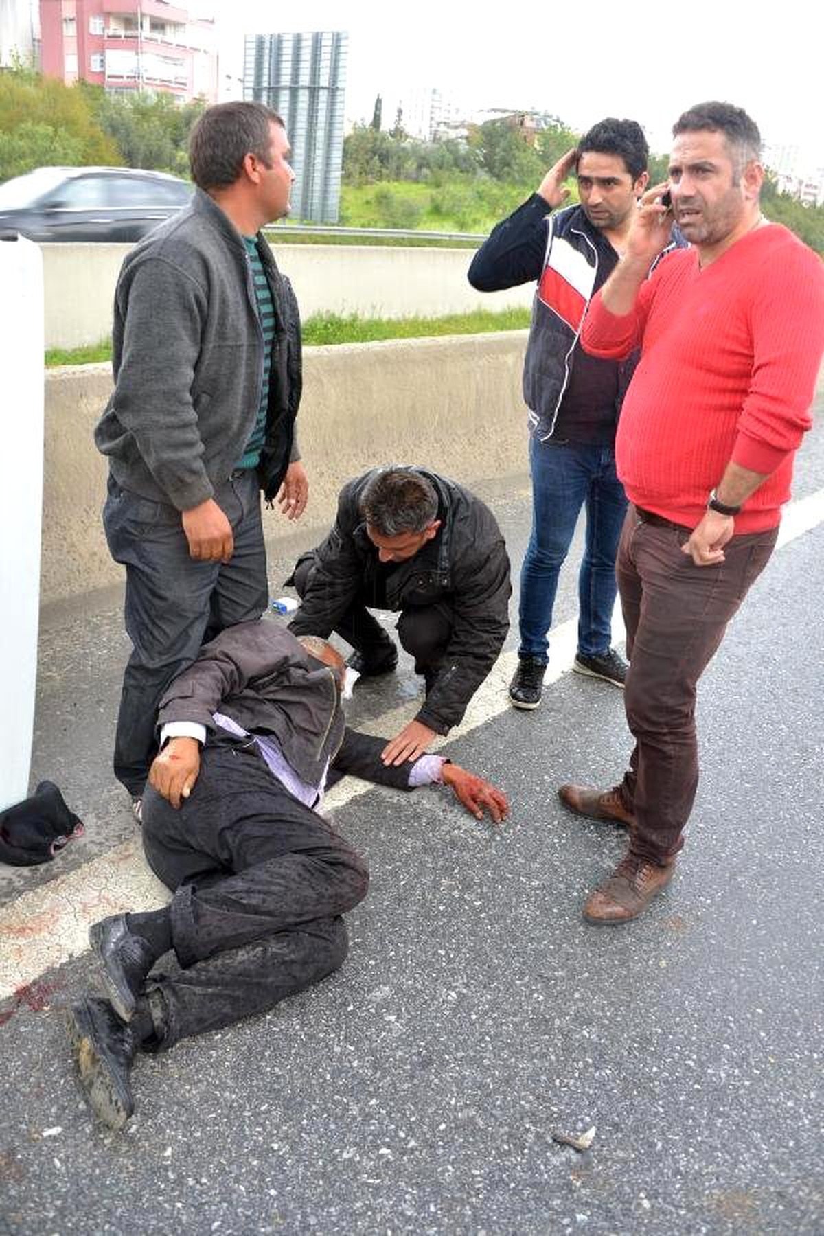 Tır\'ın Çarptığı Otomobil Sürücüsü Ağır Yaralandı