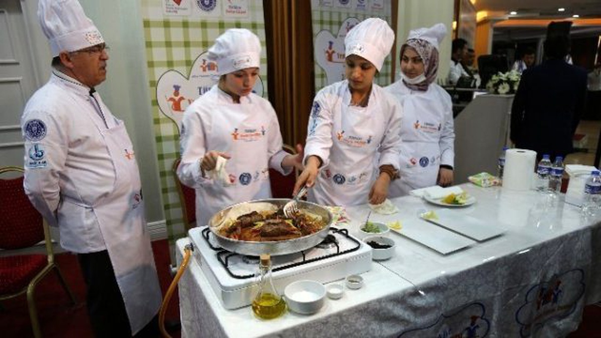 Türkiye Yemek Yarışması\'nın Marmara Bölge Finali Bursa\'da Yapıldı