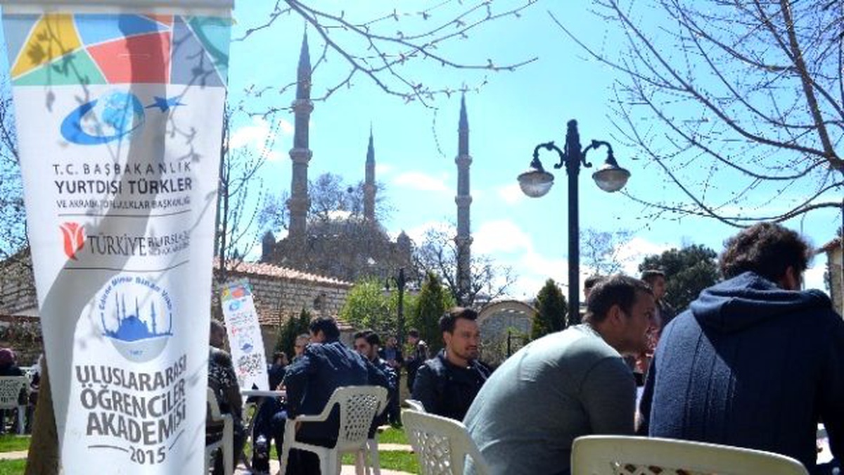 Uluslararası Öğrenciler Akademisi Dostluk Köprüsü Oluyor