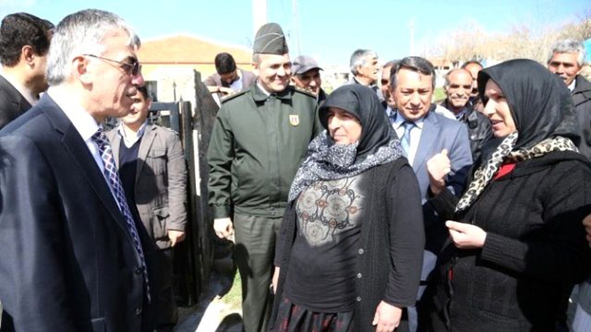 Vali Ataklı Köylerde İncelemede Bulundu