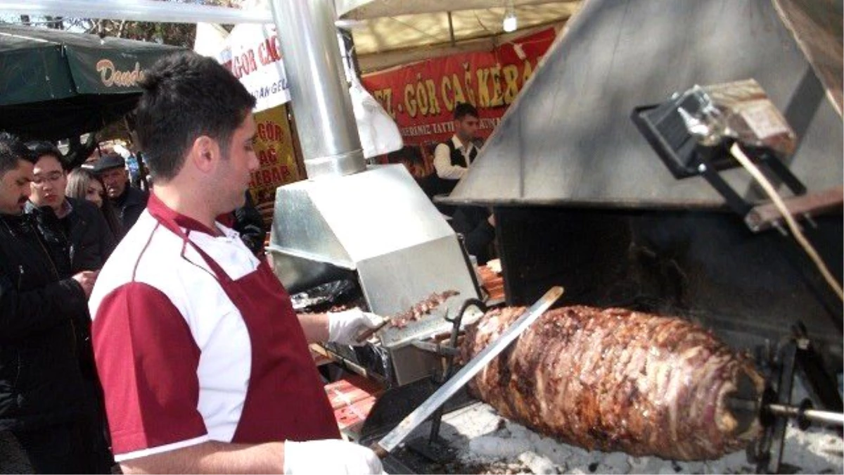 Yana Yatmış Döner\' Değil Cağ Kebabı