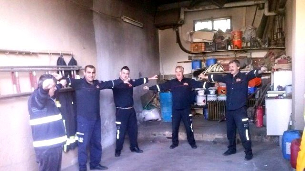 Akyazı İtfaiye Personeli Spor Yaparak Güne Başlıyor