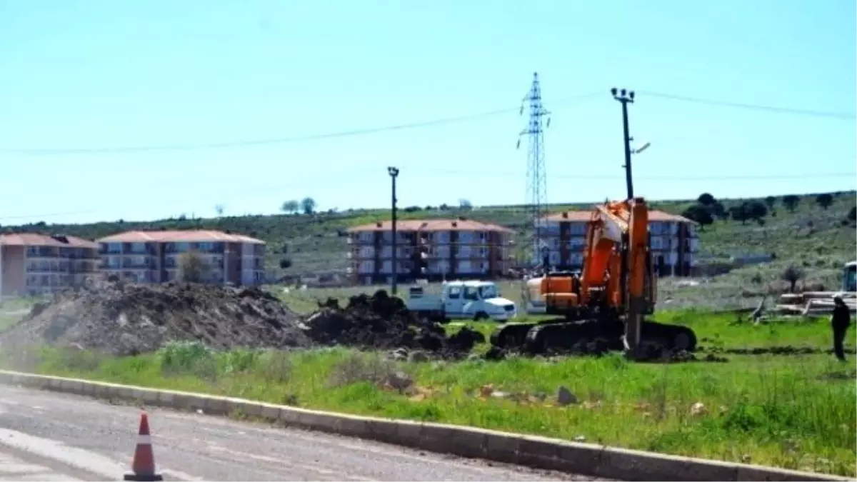 Ayvalık Belediyesi Yol Yapımını Hızlandırdı