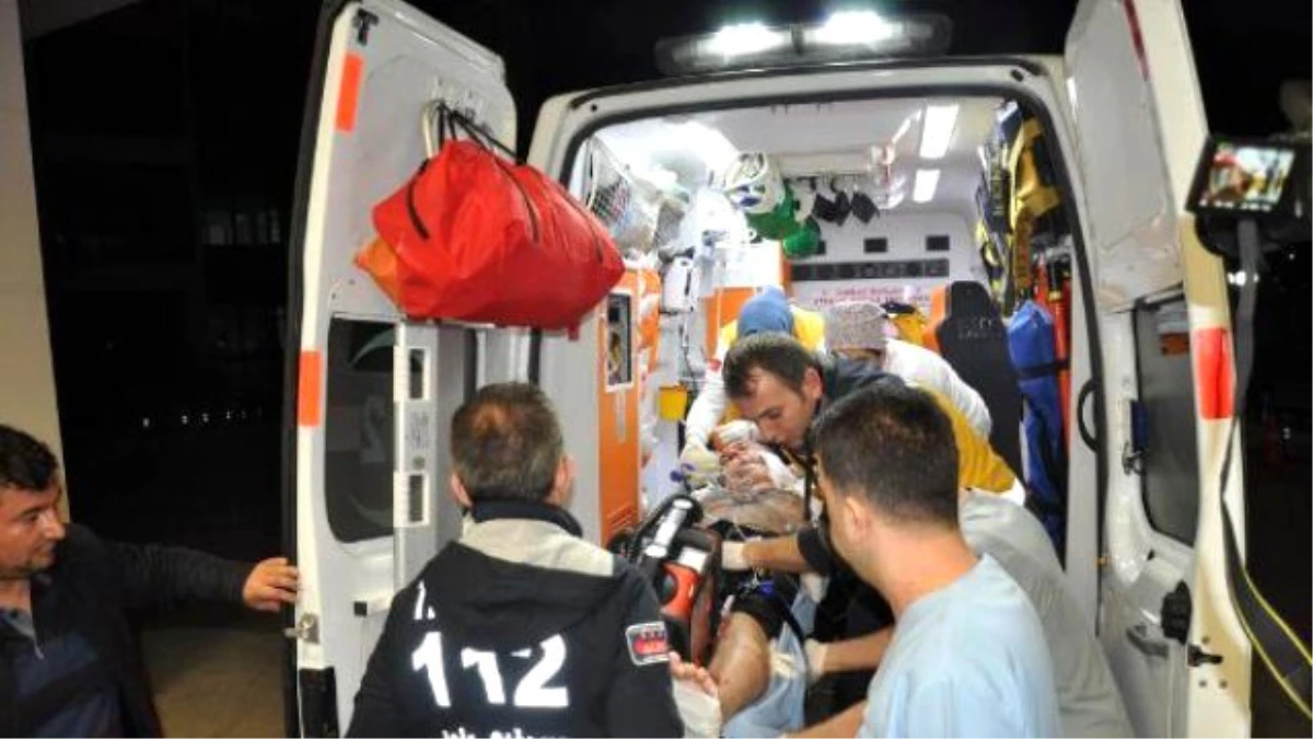 Fenerbahçe Otobüsü Saldırıya Uğradı, Şoför Yaralandı
