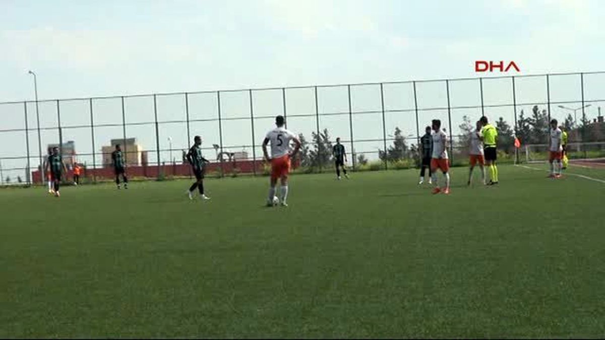 Amatör Maçta Kavgaya Biber Gazlı Müdahale