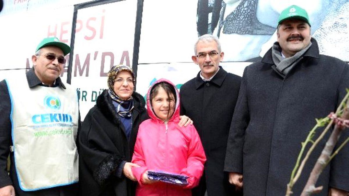Meram\'da 2 Bin Fidan Toprakla Buluşturuldu