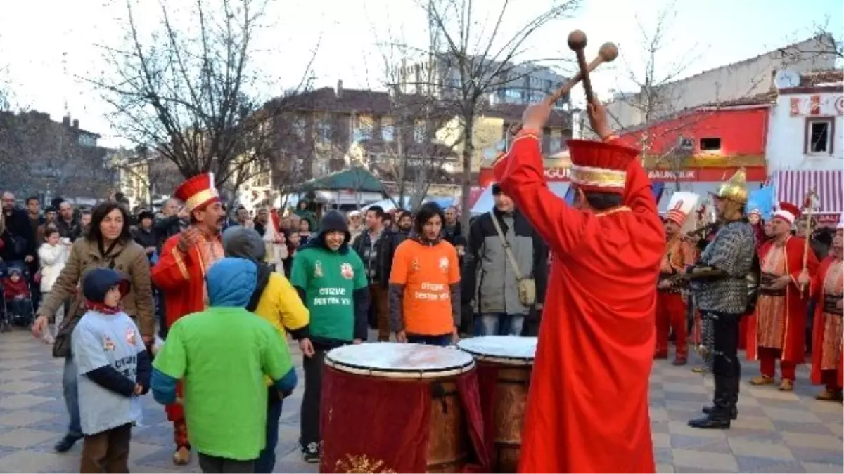 Otistik Çocuklar Yararına Açılan Kermes "Mehter"Le Sona Erdi