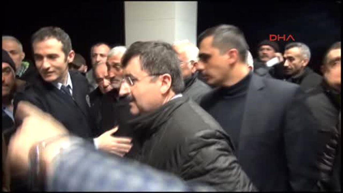 Trabzon Valisi Abdülcelil Öz, Fenerbahçe\'ye Yapılan Silahlı Saldırı ile İlgili Olarak Hastanede...
