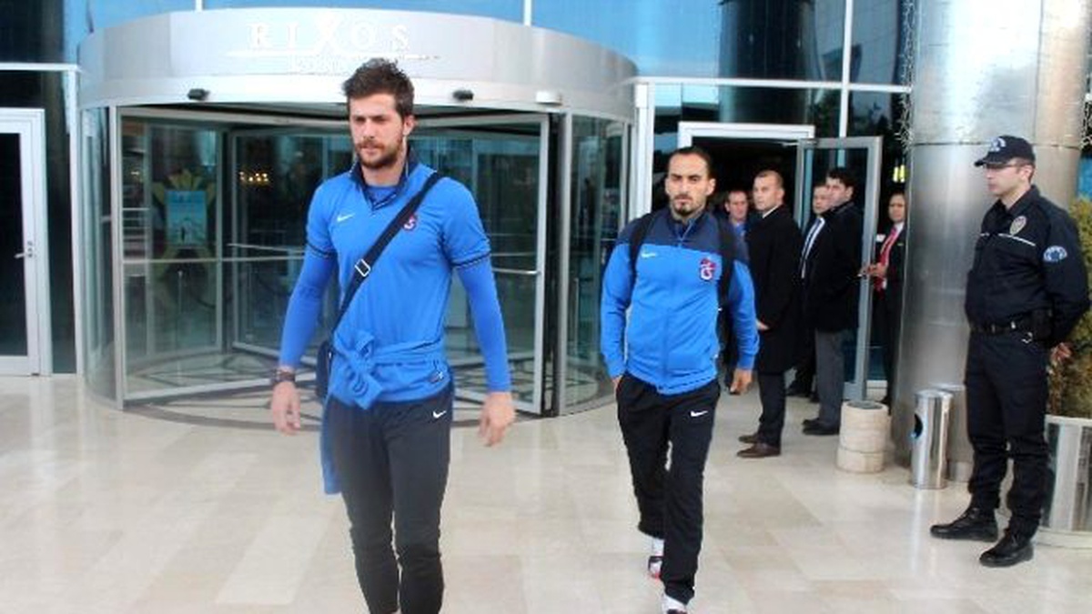 Trabzonspor Kafilesi Torku Arena\'ya Geldi
