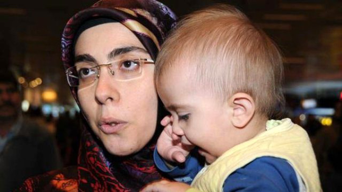 Yemen\'den Tahliye Edilen İkinci Türk Kafilesi de Türkiye\'ye Döndü
