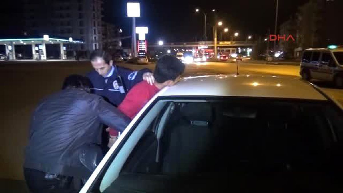 Aksaray Sakaryaspor Taraftarı Aksaray\'da Markete Saldırdı: 4 Yaralı